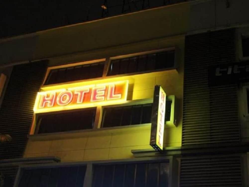 Shah Alam Business Hotel エクステリア 写真